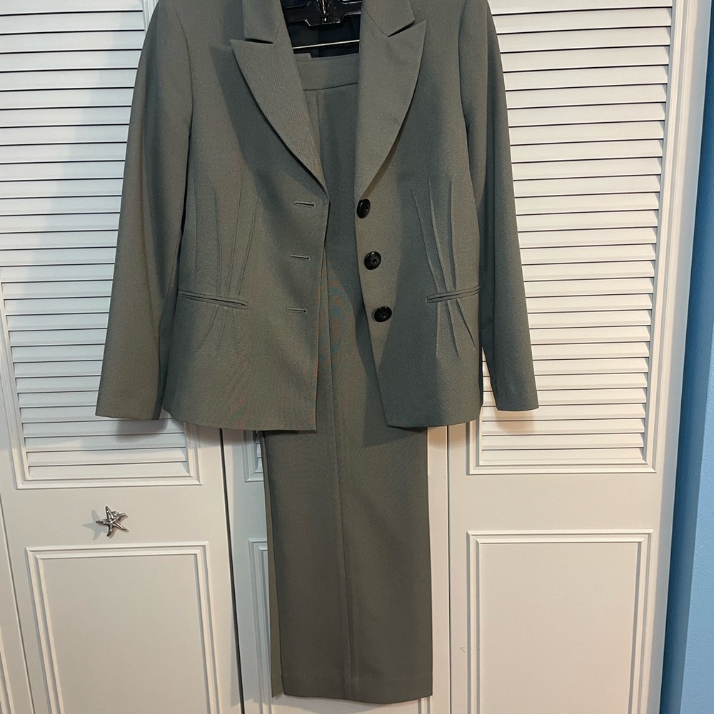 Evan Picone Gray Women's Suit Set